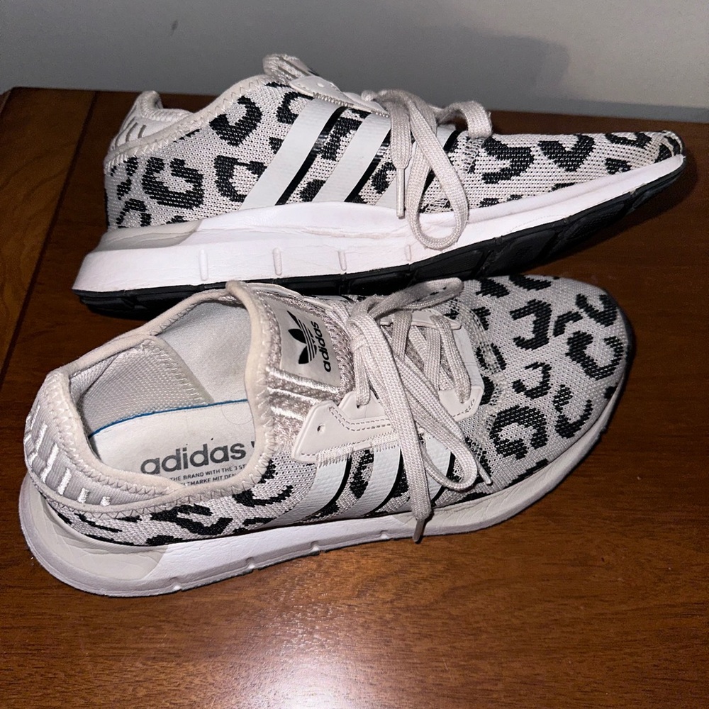 Adidas Leopard Swift Run